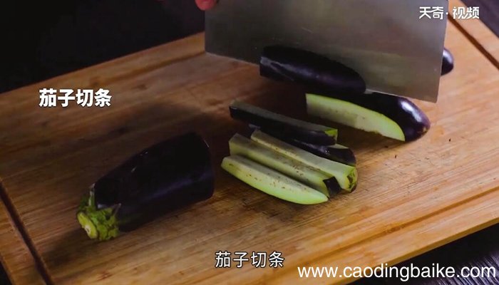 咸蛋黄烧茄子的做法 咸蛋黄烧茄子怎么做