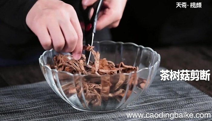 茶树菇炒五花肉的做法 茶树菇炒五花肉怎么做