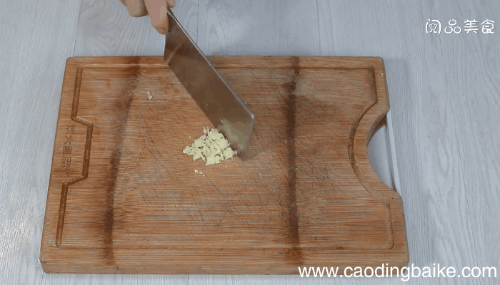 油豆腐炒豆芽的做法，油豆腐炒豆芽这么做