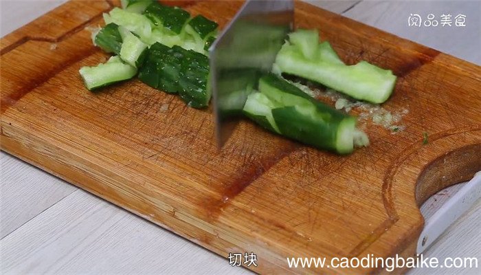 西红柿拌黄瓜的做法 西红柿拌黄瓜怎么做