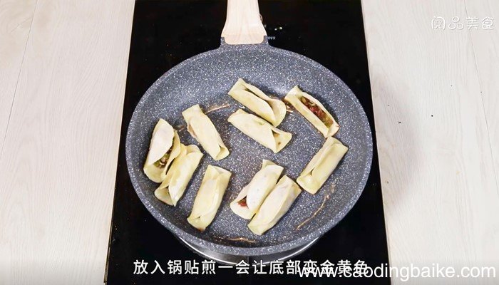 牛肉槐花锅贴怎么做 牛肉槐花锅贴的做法