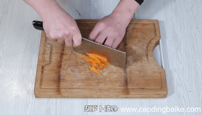 红萝卜包菜洋葱丝做法红萝卜包菜洋葱丝怎么做