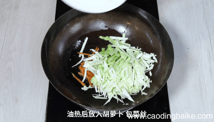 红萝卜包菜洋葱丝做法红萝卜包菜洋葱丝怎么做