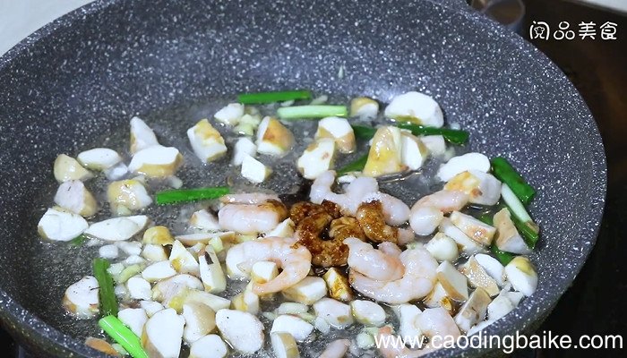 菱角米炒虾仁怎么做 菱角米炒虾仁的做法