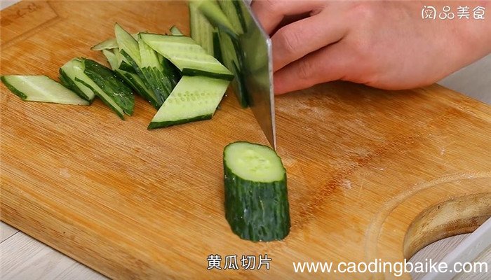 黄瓜木耳腐竹炒肉怎么做 黄瓜木耳腐竹炒肉的做法