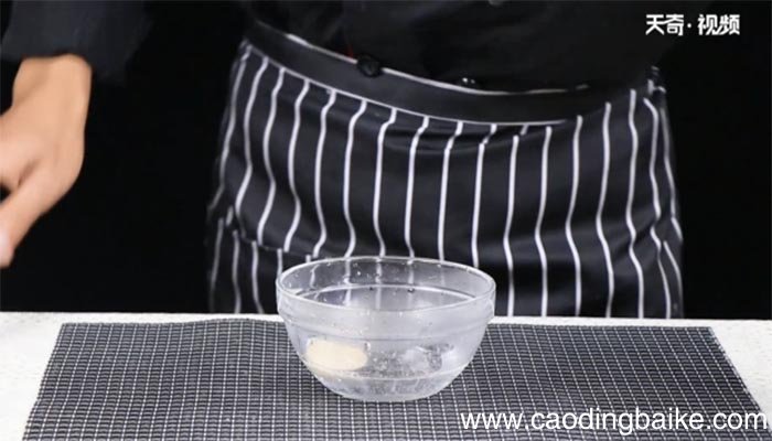 鲜肉生煎包的做法 鲜肉生煎包怎么做