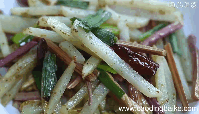 干锅蕨菜土豆的做法，干锅蕨菜土豆怎么做