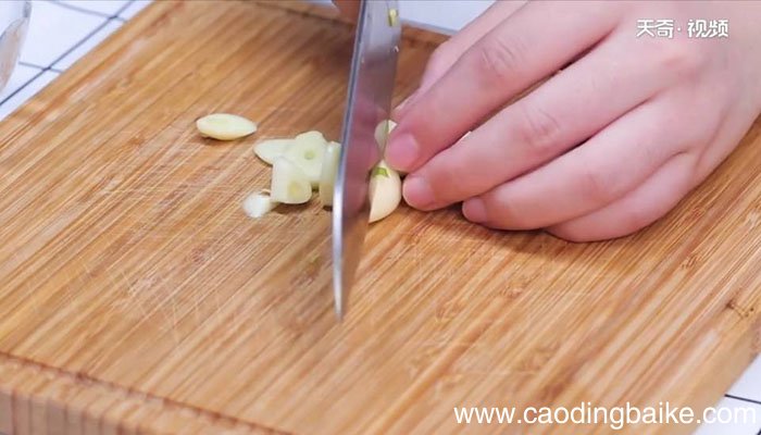 低脂凉拌菠菜怎么做 低脂凉拌菠菜