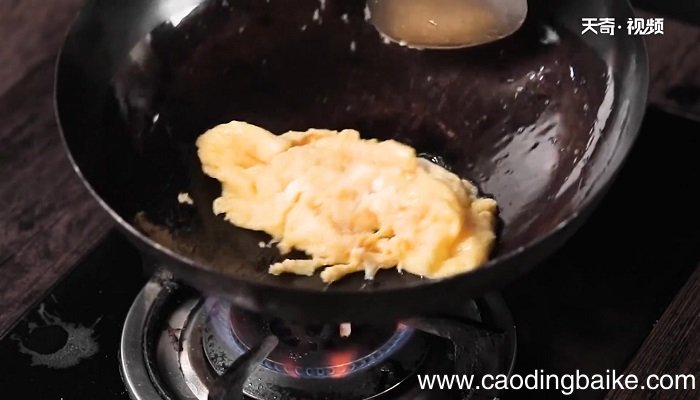 春笋叉烧肉炒蛋怎么做 春笋叉烧肉炒蛋咋做