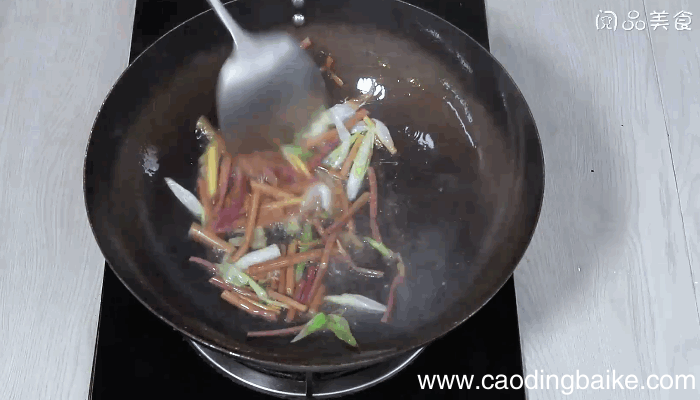 口蘑蕨菜汆豆腐的做法,口蘑蕨菜汆豆腐怎么做