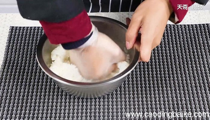 玫瑰夹心粑粑的做法 玫瑰夹心粑粑怎么做