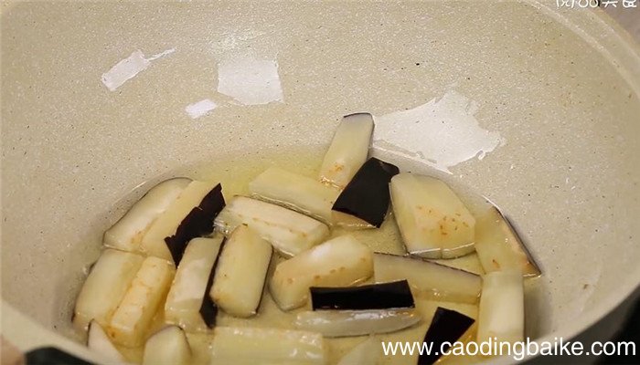 豆角烧茄子怎么做 豆角烧茄子的做法