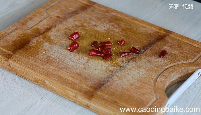 芹菜炒藕丝的做法 怎么做芹菜炒藕丝