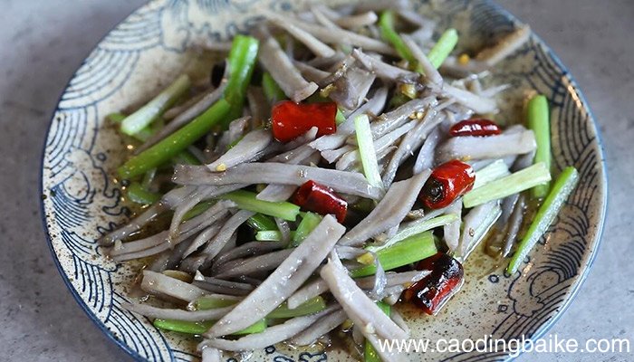 芹菜炒藕丝的做法 怎么做芹菜炒藕丝