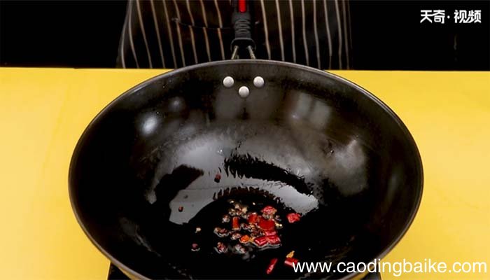 腊肠豌豆粒的做法 腊肠豌豆粒怎么做