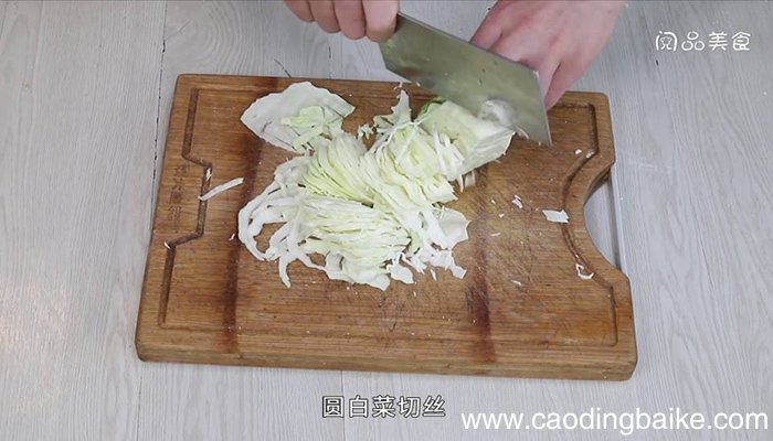 圆白菜焖饼条 圆白菜焖饼条怎么做