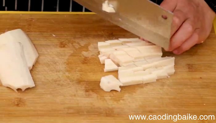 五花肉炒藕丁的做法 五花肉炒藕丁怎么做