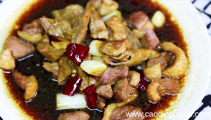 黄笋干焖鸭肉 黄笋干焖鸭肉的做法