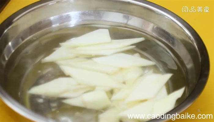 茭白回锅肉的做法 如何做茭白回锅肉