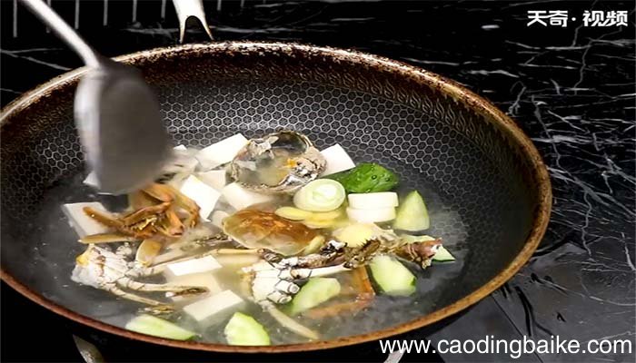 肉蟹炖豆腐的做法 肉蟹炖豆腐怎么做