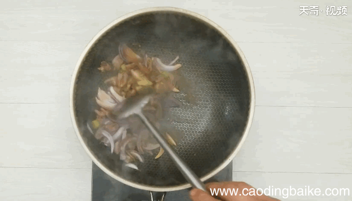 洋葱炒鸡心的做法，洋葱炒鸡心怎么做