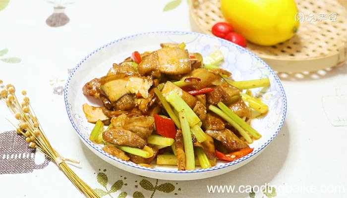 西芹豆干回锅肉的做法 西芹豆干回锅肉怎么做