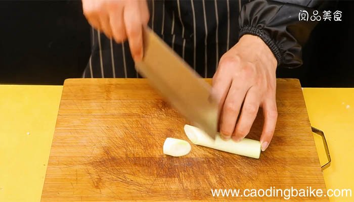 西芹豆干回锅肉的做法 西芹豆干回锅肉怎么做