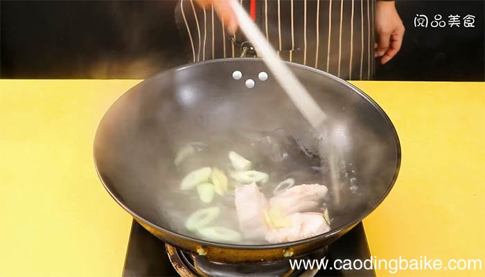 西芹豆干回锅肉的做法 西芹豆干回锅肉怎么做