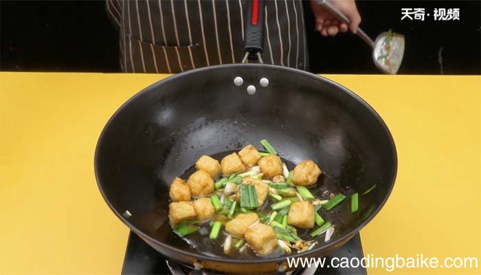 蒜苗焖豆泡的做法 蒜苗焖豆泡怎么做