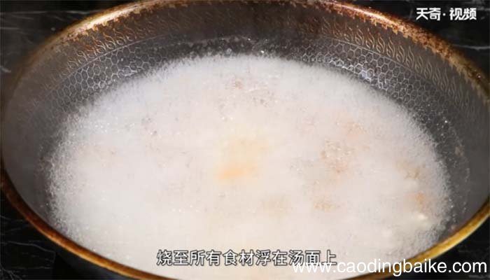 西红柿鸡汤的做法 西红柿鸡汤怎么做