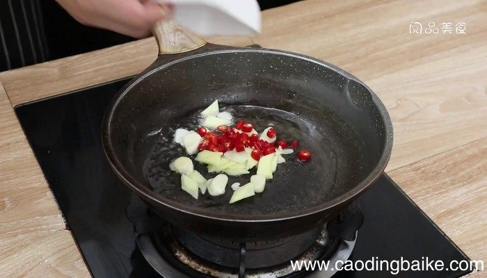 酱炖豆角脊骨怎么做 酱炖豆角脊骨怎么做好吃