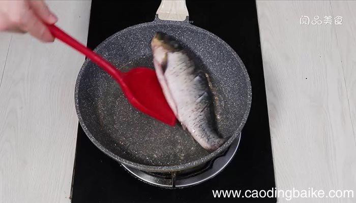 黄豆焖鲤鱼的做法 黄豆焖鲤鱼怎么做