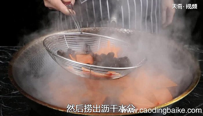 胡萝卜炒木耳的做法 怎么做胡萝卜炒木耳