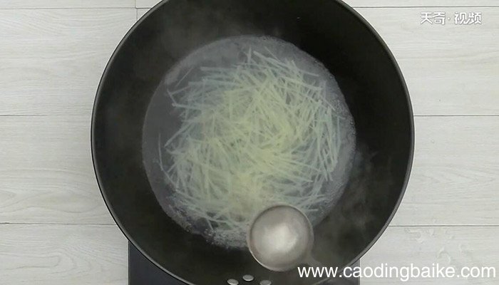 芹菜叶土豆汤的做法 芹菜叶土豆汤怎么做