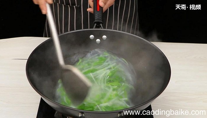 芹菜叶土豆汤的做法 芹菜叶土豆汤怎么做