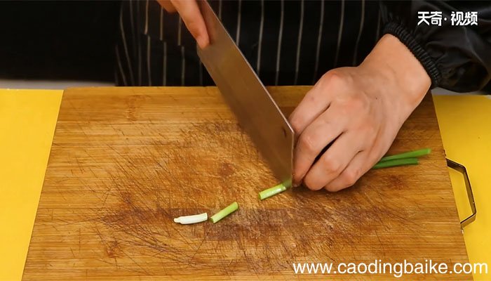 莲白回锅肉的做法 莲白回锅肉怎么做
