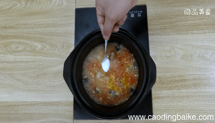 西红柿秋刀鱼汤 西红柿秋刀鱼汤怎么做好吃