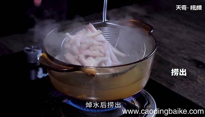 啤酒焖鸡爪怎么做 啤酒焖鸡爪
