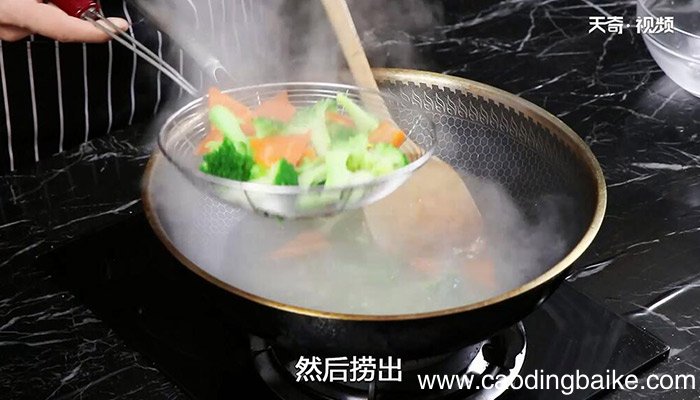 西兰花炒鸡块的做法 怎么做西兰花炒鸡块