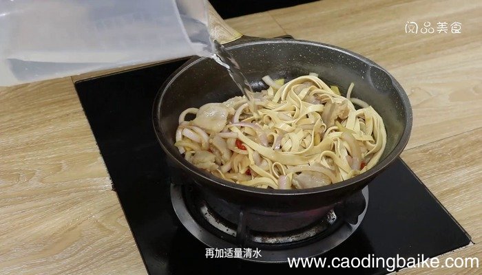 咸肉千张煲的做法 咸肉千张煲怎么做好吃