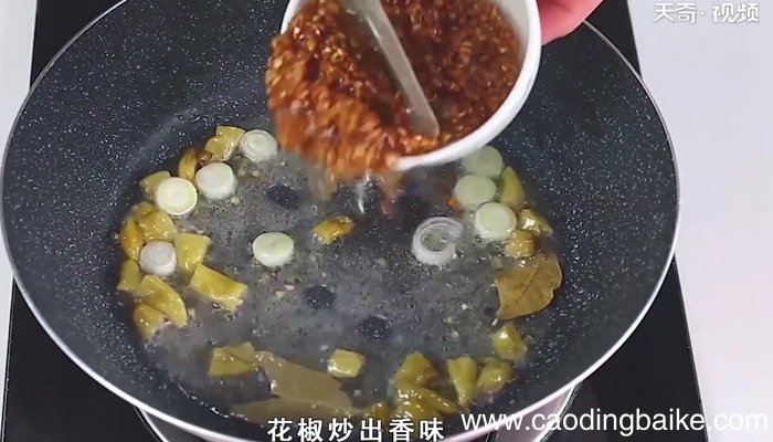 蒜蓉小龙虾怎么做 蒜蓉小龙虾的做法