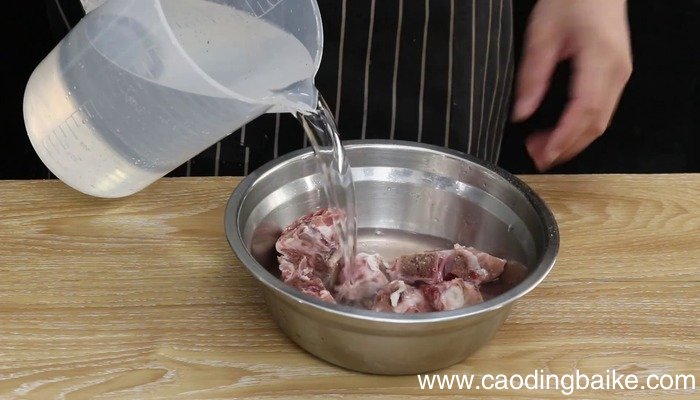 脊骨土豆炖豆角的做法 脊骨土豆炖豆角怎么做好吃