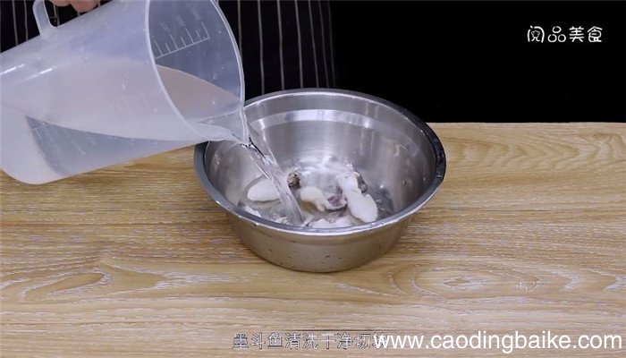 墨斗鱼炒蒜苔怎么做 墨斗鱼炒蒜苔做法是什么