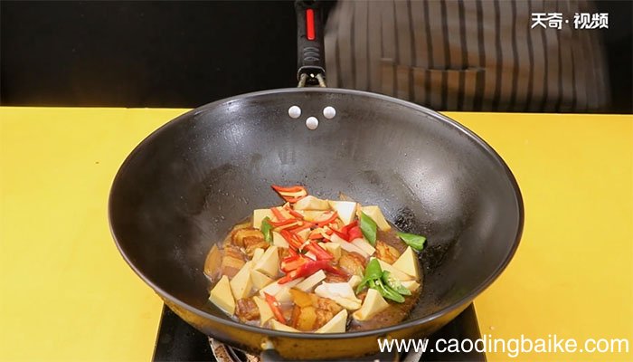 冻豆腐红烧肉的做法 冻豆腐红烧肉怎么做