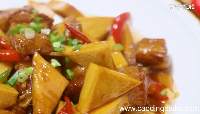 冻豆腐红烧肉的做法 冻豆腐红烧肉怎么做