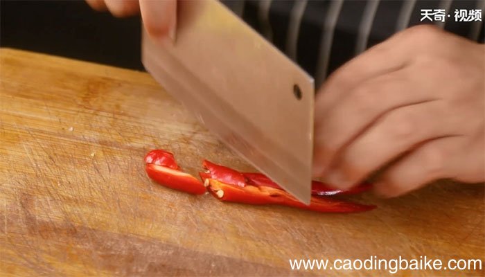 冻豆腐红烧肉的做法 冻豆腐红烧肉怎么做
