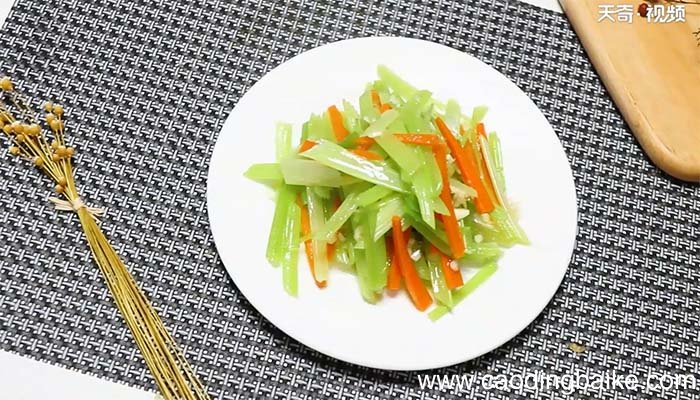 油拌芹菜的做法 油拌芹菜怎么做