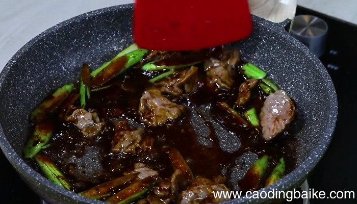 芥兰炒牛肉怎么做 芥兰炒牛肉的做法
