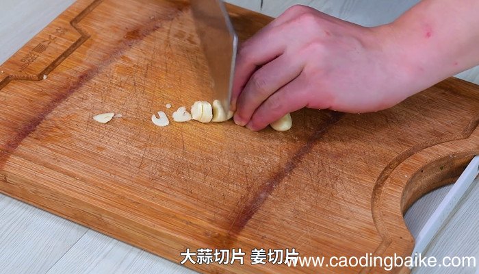 芥兰炒牛肉怎么做 芥兰炒牛肉的做法