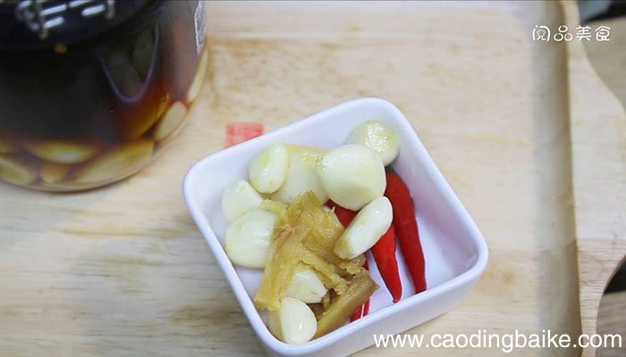 酱油泡蒜头 酱油泡蒜头的做法